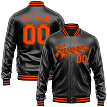 Laden Sie das Bild in den Galerie-Viewer, Uksn Individuelles Bomberjacke in Schwarz-Orange-Schwarz mit Kunstleder, Druckknopfleiste und Varsity-Letterman-Stil
