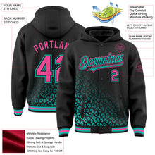 Laden Sie das Bild in den Galerie-Viewer, Uksn Individuelles Bomberjacke in Schwarz-Pink-Aqua mit Leopardenmuster und Verlaufseffekt, Druckknopfleiste, Kapuze und Varsity-Letterman-Stil