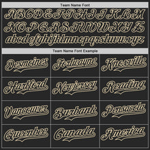Laden Sie das Bild in den Galerie-Viewer, Uksn Individuelles Bomberjacke in Schwarz-Creme mit Woodland-Camouflage im Zweifarben-Look, Druckknopfleiste, Kapuze und Varsity-Letterman-Stil