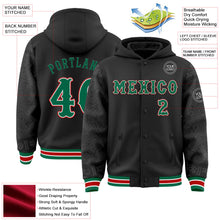Laden Sie das Bild in den Galerie-Viewer, Uksn Individuelles Bomberjacke in Schwarz-Kelly-Grün-Weiß-Rot mit Mexiko-Aztekenkalender-Design, Druckknopfleiste, Kapuze und Varsity-Letterman-Stil