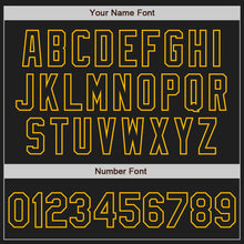 Laden Sie das Bild in den Galerie-Viewer, Uksn Individuelles Schwarz-Gold Klassischer Vertikalstreifen Flüssige Textur Authentisches Baseball-Trikot