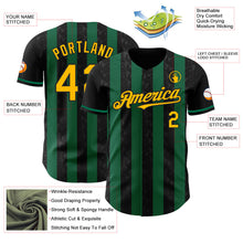 Laden Sie das Bild in den Galerie-Viewer, Uksn Individuelles Schwarz Gold-Kelly-Grün Klassischer Vertikalstreifen Flüssige Textur Authentisches Baseball-Trikot