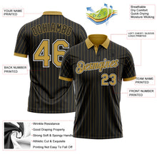 Laden Sie das Bild in den Galerie-Viewer, Uksn Individuelles Schwarz Altgold Nadelstreifen Altgold-Weiß Funktions-Poloshirt