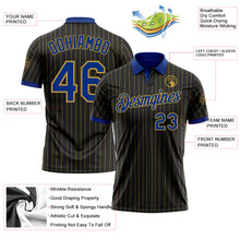 Laden Sie das Bild in den Galerie-Viewer, Uksn Individuelles Schwarz Altgold Nadelstreifen-Royalblau Funktions-Poloshirt