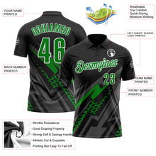 Laden Sie das Bild in den Galerie-Viewer, Uksn Individuelles Schwarz Grasgrün Grau-Weiß Blitz-Geometrie Funktions-Poloshirt