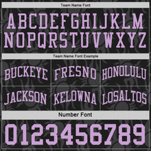 Laden Sie das Bild in den Galerie-Viewer, Uksn Individuelles Schwarz-Hellviolett Seitenstreifen Sonnenflamme Wendbar Doppelseitig Sublimation Basketball-Set Trikot