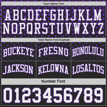 Laden Sie das Bild in den Galerie-Viewer, Uksn Individuelles Schwarz Weiß-Violett Seitenstreifen Verlauf Geometrisch Wabenmuster Wendbar Doppelseitig Sublimation Basketball-Set Trikot