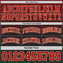 Laden Sie das Bild in den Galerie-Viewer, Uksn Individuelles Schwarz Rot-Creme Seitenstreifen Verlauf Geometrisch Wabenmuster Wendbar Doppelseitig Sublimation Basketball-Set Trikot