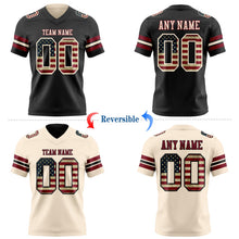 Laden Sie das Bild in den Galerie-Viewer, Uksn Individuelles Schwarz Vintage USA-Flagge Creme-Karmesinrot Wendbares Zweiseitiges Authentisches Football Trikot
