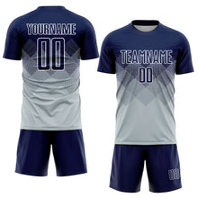 Laden Sie das Bild in den Galerie-Viewer, Uksn Individuelles Silber Marineblau-Weiß Sublimations-Fußballtrikot