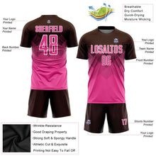 Laden Sie das Bild in den Galerie-Viewer, Uksn Individuelles Braun Pink-Weiß Sublimations-Fußballtrikot