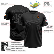 Laden Sie das Bild in den Galerie-Viewer, Uksn Individuelles Schwarz Schwarz-Stahlgrau Zweiknopf Unisex Softball-Trikot