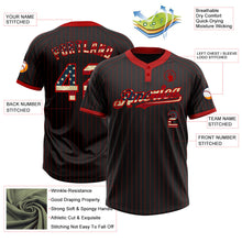 Laden Sie das Bild in den Galerie-Viewer, Uksn Individuelles Schwarz Rot mit Nadelstreifen Vintage USA-Flagge Zweiknopf Unisex Softball-Trikot