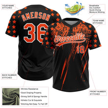 Laden Sie das Bild in den Galerie-Viewer, Uksn Individuelles Schwarz Orange-Weiß Used-Look Kratzer Pinselstrich Stern Raglanärmel Zweiknopf Unisex Softball-Trikot