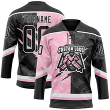 Laden Sie das Bild in den Galerie-Viewer, Uksn Individuelles Schwarz Hellrosa-Weiß 3D-Muster Verlaufsdesign-Kratzer Eishockey-Trikot mit Schnürkragen
