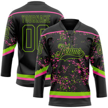 Laden Sie das Bild in den Galerie-Viewer, Uksn Individuelles Schwarz Neongrün-Pink 3D-Muster Fragment-Art Eishockey-Trikot mit Schnürkragen
