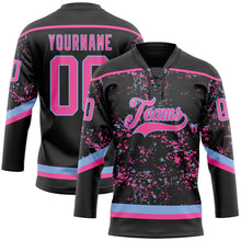 Laden Sie das Bild in den Galerie-Viewer, Uksn Individuelles Schwarz Pink-Hellblau 3D-Muster Fragment-Art Eishockey-Trikot mit Schnürkragen
