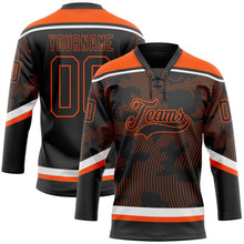 Laden Sie das Bild in den Galerie-Viewer, Uksn Individuelles Schwarz Orange-Weiß 3D-Muster Kurvenlinien Eishockey-Trikot mit Schnürkragen
