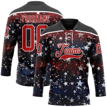 Laden Sie das Bild in den Galerie-Viewer, Uksn Individuelles Schwarz Rot-Weiß Amerikanische Flagge Eishockey-Trikot mit Schnürkragen
