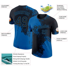 Laden Sie das Bild in den Galerie-Viewer, Uksn Individuelles Schwarz-Blau Abstrakt Pinselstrich Funktions-T-Shirt
