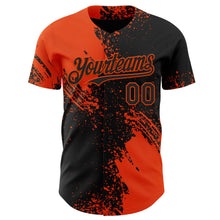 Laden Sie das Bild in den Galerie-Viewer, Uksn Individuelles Schwarz-Orange Abstrakter Pinselstrich Authentisches Baseball-Trikot
