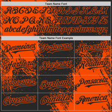 Laden Sie das Bild in den Galerie-Viewer, Uksn Individuelles Schwarz-Orange Abstrakter Pinselstrich Authentisches Baseball-Trikot
