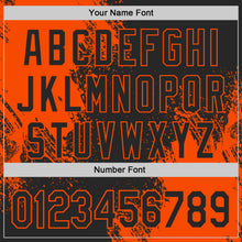 Laden Sie das Bild in den Galerie-Viewer, Uksn Individuelles Schwarz-Orange Abstrakter Pinselstrich Authentisches Baseball-Trikot
