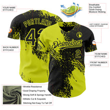 Laden Sie das Bild in den Galerie-Viewer, Uksn Individuelles Schwarz-Neongelb Abstrakter Pinselstrich Authentisches Baseball-Trikot
