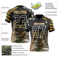 Laden Sie das Bild in den Galerie-Viewer, Uksn Individuelles Schwarz USA-Flagge Camouflage Weiß-Altgold Authentisches Football Trikot Mit Verlaufs-Digital-Camouflage, Stars &amp; Stripes, Raglanärmeln
