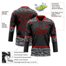 Laden Sie das Bild in den Galerie-Viewer, Uksn Individuelles Schwarz Camouflage-Rot Digitale Camouflage-Akzente Eishockey-Trikot mit Schnürkragen
