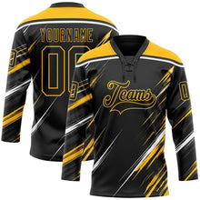 Laden Sie das Bild in den Galerie-Viewer, Uksn Individuelles Schwarz Gold-Weiß Diagonale Kratz-Pinselstriche Eishockey-Trikot mit Schnürkragen
