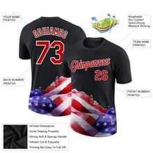 Laden Sie das Bild in den Galerie-Viewer, Uksn Individuelles Schwarz Rot-Weiß 3D Amerikanische Flagge Patriotisch Funktions-T-Shirt
