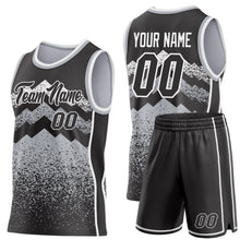 Laden Sie das Bild in den Galerie-Viewer, Uksn Individuelles Schwarz Grau-Weiß Bergspitzen-Splitter Seitenstreifen Rundhals Sublimation Basketball-Set Trikot
