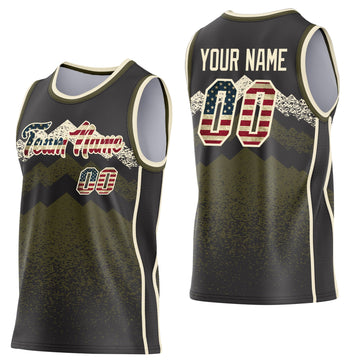 Uksn Individuelles Schwarz Vintage-US-Flagge Oliv-Creme Bergspitzen-Splitter Seitenstreifen Rundhals Sublimation Basketball-Set Trikot