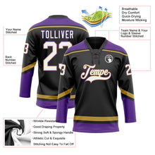 Laden Sie das Bild in den Galerie-Viewer, Uksn Individuelles Schwarz Weiß Altgold-Violett Eishockey-Trikot mit Schnürkragen
