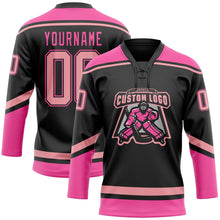Laden Sie das Bild in den Galerie-Viewer, Uksn Individuelles Schwarz Mittelrosa-Pink Eishockey-Trikot mit Schnürkragen

