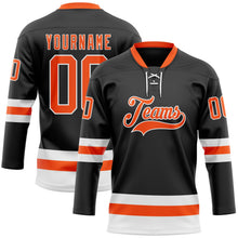 Laden Sie das Bild in den Galerie-Viewer, Uksn Individuelles Schwarz Orange-Weiß Eishockey-Trikot mit Schnürkragen
