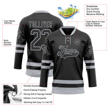 Laden Sie das Bild in den Galerie-Viewer, Uksn Individuelles Schwarz Grau Eishockey-Trikot mit Schnürkragen
