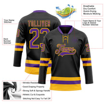 Laden Sie das Bild in den Galerie-Viewer, Uksn Individuelles Schwarz Violett-Gold Eishockey-Trikot mit Schnürkragen
