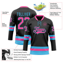 Laden Sie das Bild in den Galerie-Viewer, Uksn Individuelles Schwarz Pink-Himmelblau Eishockey-Trikot mit Schnürkragen
