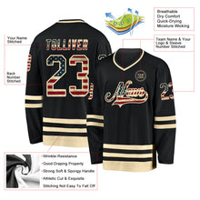 Laden Sie das Bild in den Galerie-Viewer, Uksn Individuelles Schwarz Vintage USA-Flagge-Creme Eishockey-Trikot
