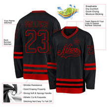 Laden Sie das Bild in den Galerie-Viewer, Uksn Individuelles Schwarz Rot Eishockey-Trikot
