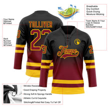 Laden Sie das Bild in den Galerie-Viewer, Uksn Individuelles Schwarz Karmesinrot-Gelb Fade-Design Eishockey-Trikot mit Schnürkragen
