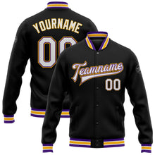 Laden Sie das Bild in den Galerie-Viewer, Uksn Individuelles Bomberjacke in Schwarz-Weiß-Violett-Gold mit Druckknopfleiste und Varsity-Letterman-Stil

