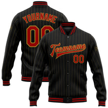 Laden Sie das Bild in den Galerie-Viewer, Uksn Individuelles Bomberjacke in Schwarz mit altgoldfarbenen Nadelstreifen in Rot, Druckknopfleiste und Varsity-Letterman-Stil
