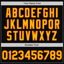 Laden Sie das Bild in den Galerie-Viewer, Uksn Individuelles Bomberjacke in Schwarz mit orangefarbenen Nadelstreifen in Gold, Druckknopfleiste und Varsity-Letterman-Stil
