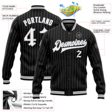 Laden Sie das Bild in den Galerie-Viewer, Uksn Individuelles Bomberjacke in Schwarz mit grauen Nadelstreifen in Weiß, Druckknopfleiste und Varsity-Letterman-Stil
