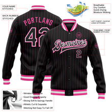 Laden Sie das Bild in den Galerie-Viewer, Uksn Individuelles Bomberjacke in Schwarz mit pinken Nadelstreifen in Schwarz-Weiß, Druckknopfleiste und Varsity-Letterman-Stil

