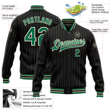 Laden Sie das Bild in den Galerie-Viewer, Uksn Individuelles Bomberjacke in Schwarz mit cremefarbenen Nadelstreifen in Kelly-Grün, Druckknopfleiste und Varsity-Letterman-Stil
