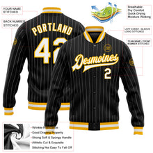 Laden Sie das Bild in den Galerie-Viewer, Uksn Individuelles Bomberjacke in Schwarz mit weißen Nadelstreifen in Gold, Druckknopfleiste und Varsity-Letterman-Stil
